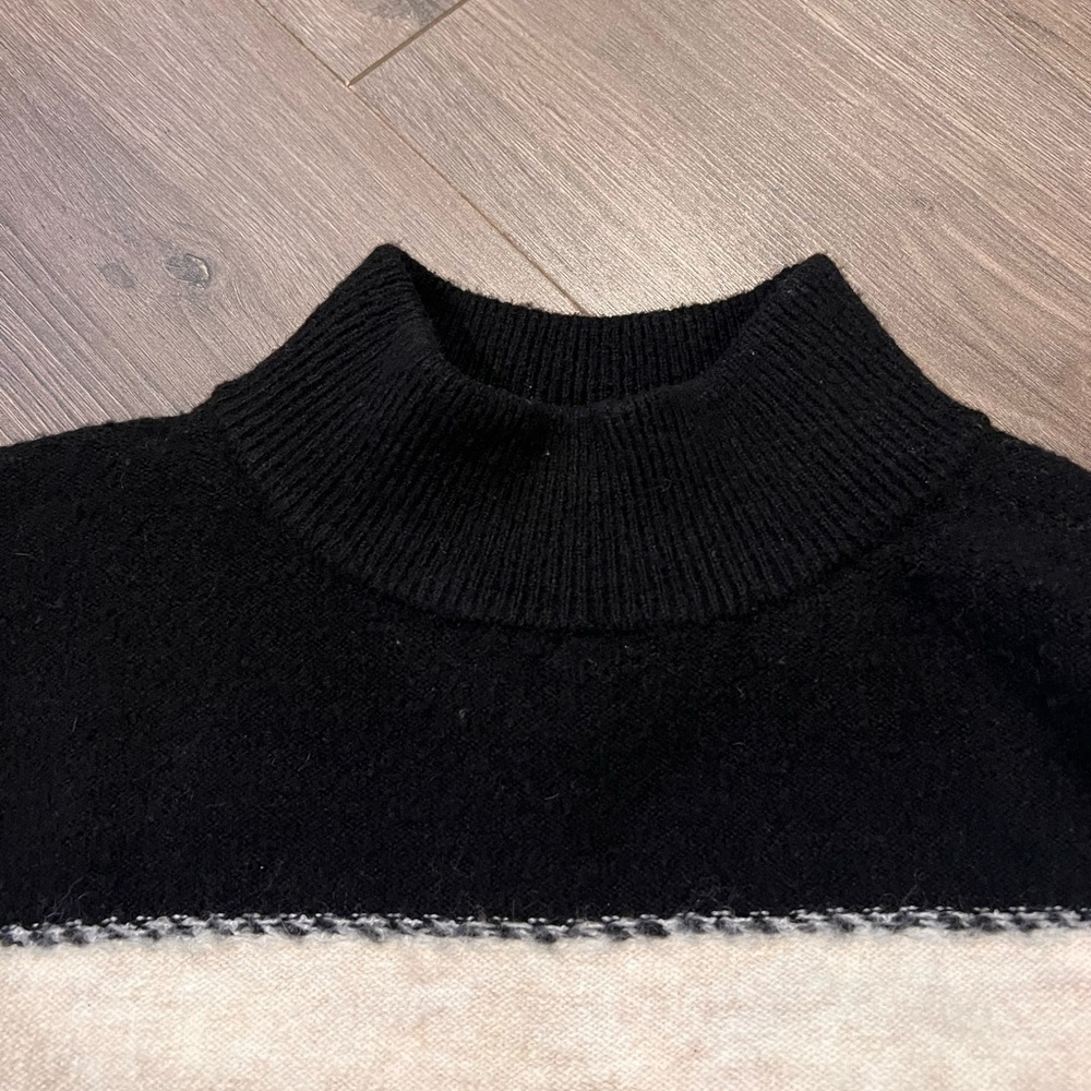 Universal Thread Mock Neck Sweater - Picture 4 of 6